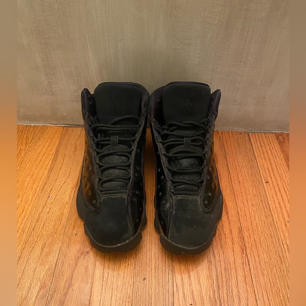 Jordan 13s retro (cap in gowns)